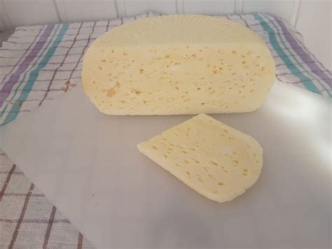 Продаётся домашний сыр из коровьего молока, очень вкусный, так же есть ...