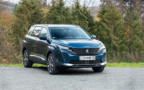 Peugeot 5008 mẫu SUV 7 chỗ tiện nghi cho gia đình mức giá dưới 1 tỷ đồng