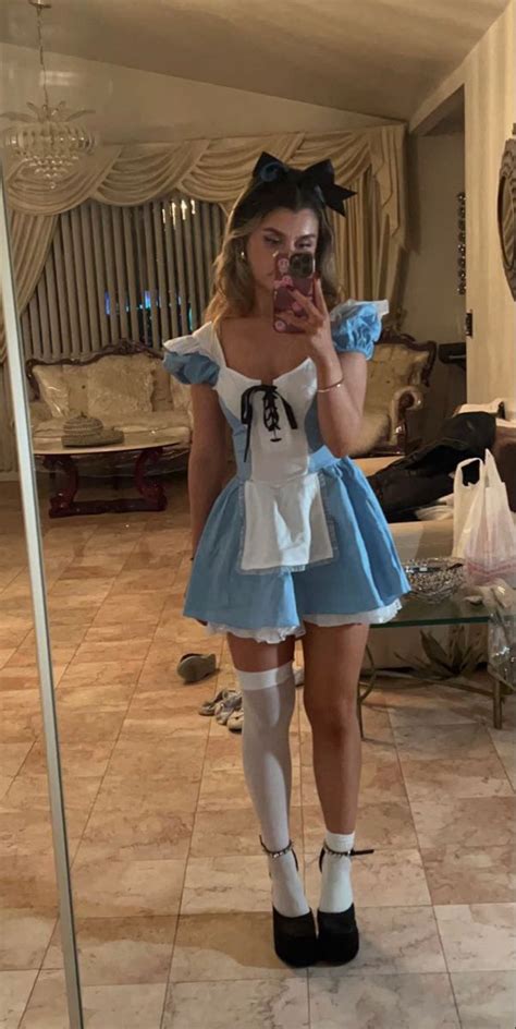 Ig Izabelnajjar Alice In Wonderland Classy Halloween Costumes Hot Halloween Outfits Trendy
