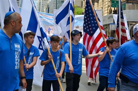 NYC Israel Day Parade editorial photo. Image of dancing - 256934426