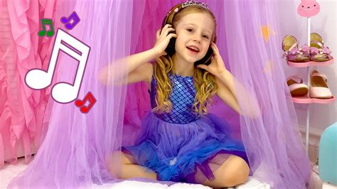 Nastya sings her favorite kid's songs - YouTube