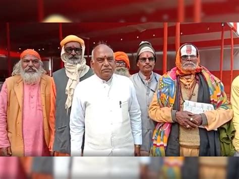 Ramcharitmanas Row Vhp Targets Swami Prasad Maurya And Sp Says Akhilesh Yadav Is Also Included