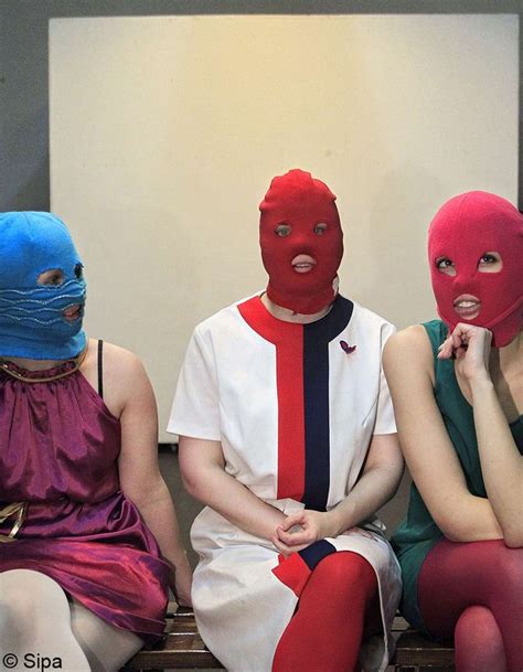 Les Pussy Riot Re Oivent Un Prix Pour La Paix Elle