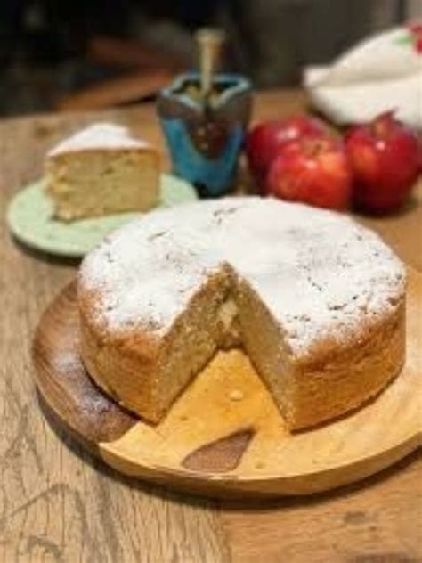 Torta Matera De Manzana Y Ciruela Incre Blemente H Meda Y Lista En