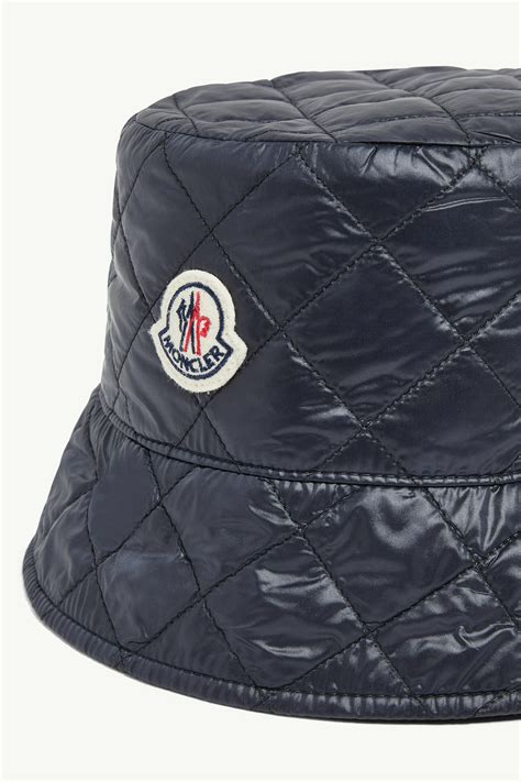 Bob à Matelassage En Losanges Bleu Marine Chapeaux And Bonnets Femme Moncler Ca