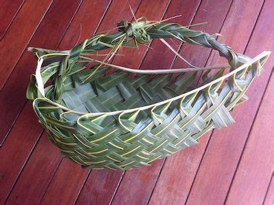 Img How To Make This Basket Palm Frond Art Palm Baskets Palm