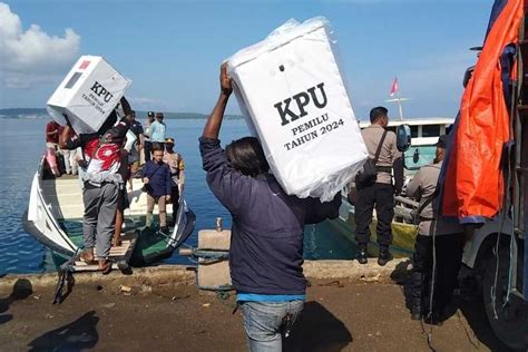 Foto Distribusi Logistik Pemilu Ke Pulau Terluar KPU Buton Selatan