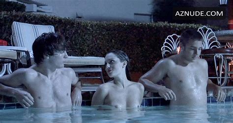 ELIZABETH BELL Nude AZNude