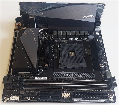 RECENZE: Gigabyte B550I AORUS PRO AX, aneb pořádná deska v malém balení ...