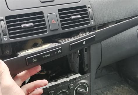 15. Штатная магнитола aux & bluetooth & mic — Toyota Avensis II, 1,8 л ...