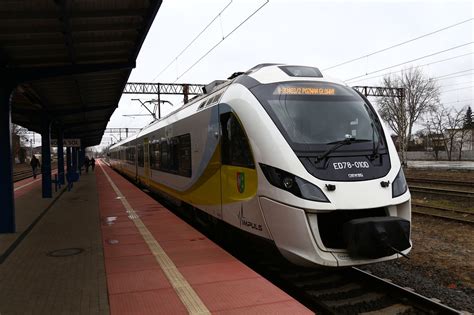 Railway Electric Locomotive Pkp Regio Pulse Train The Modern Train