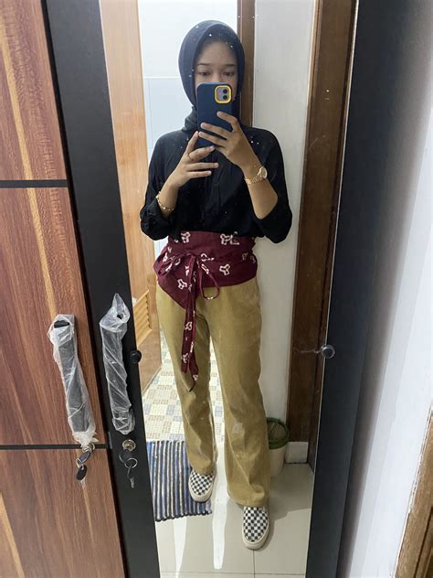 Micinnn On Twitter Guys Pilihin Dong Galau Bgt Cuman Buat Ngepasin Outfit🤣 Yg Bingung Bedanya