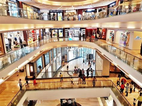 Mumbai Shopping Malls - Ivan Teh - RunningMan