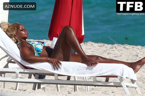 Mary J Blige In A Bikini On The Beach In Miami Aznude
