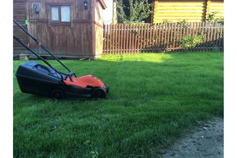 Колесная электрическая газонокосилка Black+Decker BEMW451 - выгодная ...