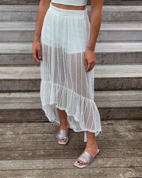 SAIA HOT PANTS Saia Midi Branca Hot Pants Looks