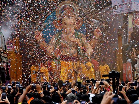 This Ganesh Chaturthi, pandal hop with these heritage tours in Mumbai ...