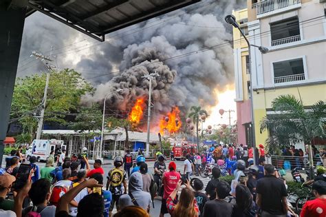 Sunog Sumiklab Sa Lumang Araneta Bus Terminal Sa Qc Abs Cbn News