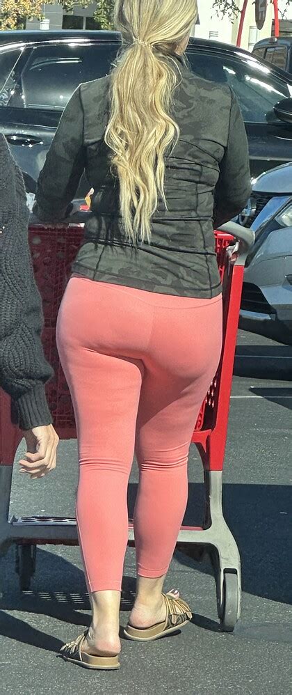 Gorgeous Blonde Milf With A Massive Plump Ass In Pinkish Leggings Spandex Leggings Yoga