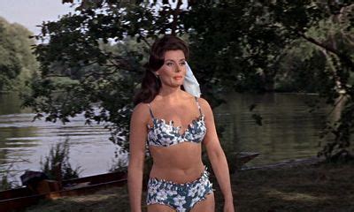 Hot Sexy Eunice Gayson Bikini Pics