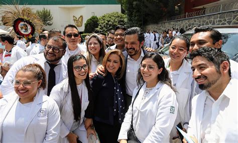 Reciben Zoé Robledo Y Lorena Cuéllar A Médicos Especialistas En Tlaxcala