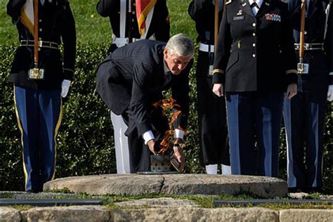 JFK gravesite gets eternal flame back: How they kept it lit - CSMonitor.com