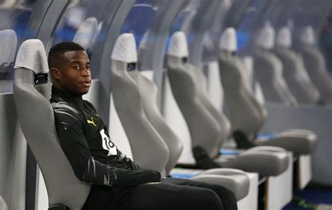 Borussia Dortmund postawiła ultimatum Moukoko