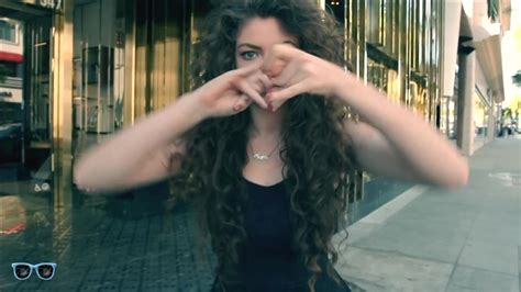 Feminine Fingers Dytto Finger Tutting