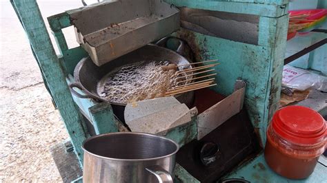 MIE DIGULUNG CAMPUR TELOR ACI GULUNG PINGGIR JALAN INDONESIAN STREET