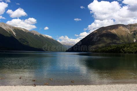 Lago Rotoroa En Nelson Lagos Parque Nacional Nueva Zelanda Foto De