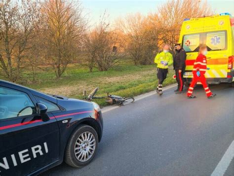 Auto Travolge Due Ciclisti Un Morto E Un Ferito