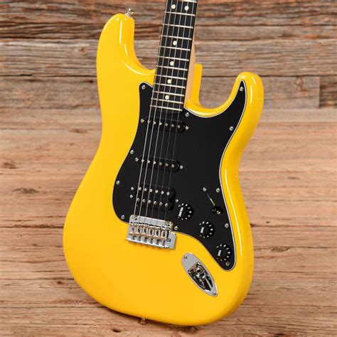 Fender Special Edition Player Stratocaster HSS Ferrari Yellow 2021 ...