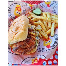DAVES HOT CHICKEN Updated August 2025 233 Photos 96 Reviews 140 Vintage Way Novato