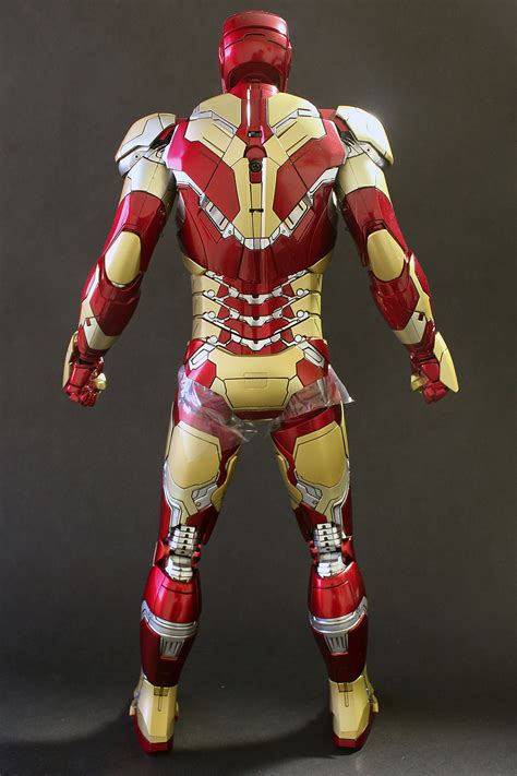 Iron Man Mark 42 Hot Toys