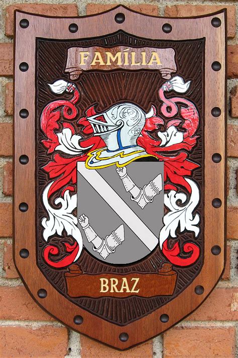 Brasão da família Braz entalhado em Madeira Pica pau Entalhes