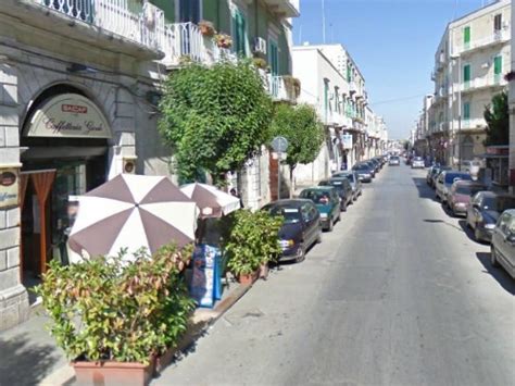 Quindici Molfetta Molfetta Fioriere Su Strada Per Parcheggio