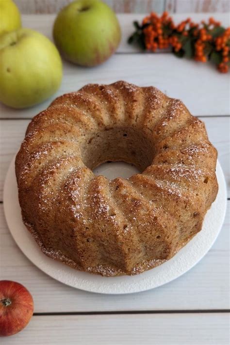 Apfel Gugelhupf Mit Zimt Saftiger Apfel Zimt Kuchen