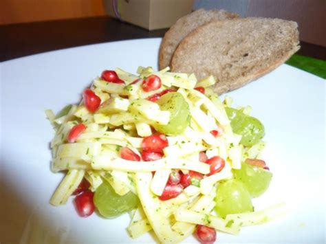 K Sesalat Mit Trauben Und Granatapfelkernen Rezept Kochbar De