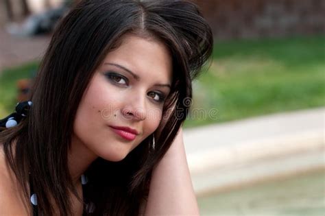 Brunette Hermoso Imagen De Archivo Imagen De Pista Sensual 10010005