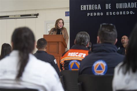 Entrega Lupita Murgu A Parque Vehicular A La Coordinaci N Estatal De