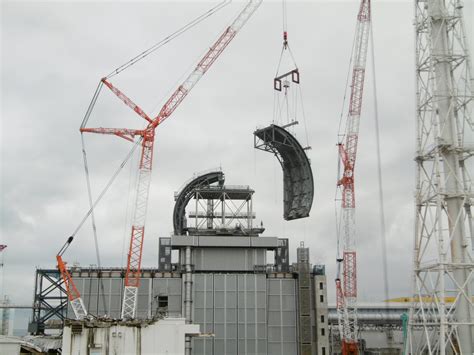 東京電力ホールディングス 写真・動画集｜ 福島第一原子力発電所3号機原子炉建屋燃料取り出し用カバー等設置工事（現場公開）