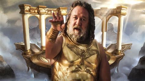 Russell Crowe Abraza Las Cr Ticas Y Se Pone A Su Zeus Como Foto De