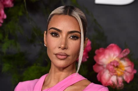 Kim Kardashian Says Shes A ‘lights Off Girl In The Bedroom ‘wait