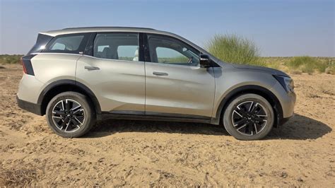 mahindra xuv xo review  drive possibly   premium suv