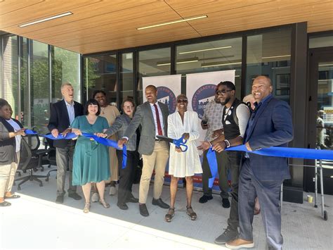 The City Welcomes 64 New Yorkers to 811 Lexington | City of New York