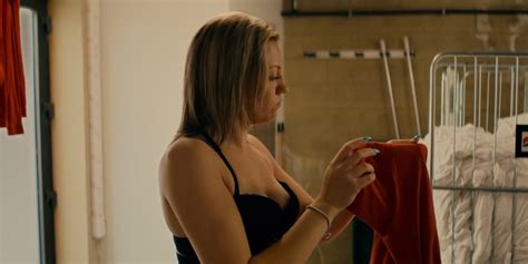 Nude Video Celebs Purdey Lombet Sexy Il Pleut Dans La Maison