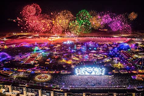 The Eight Mind-Blowing Stages of EDC Las Vegas 2015 [Event Review ...