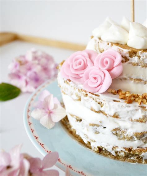 Un Naked Cake Vanille Chantilly Raspberry Cherry