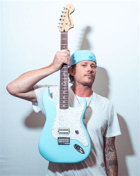 Fender Tom DeLonge Of Blink 182 Release Limited Edition Signature