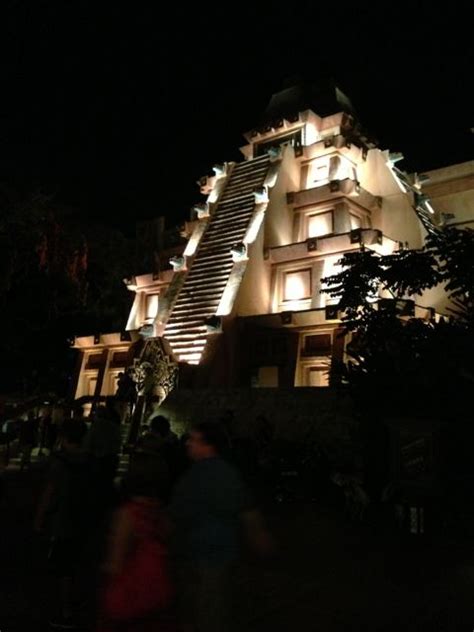 Disney Musings La Hacienda De San Angel In Epcot S Mexico Pavilion